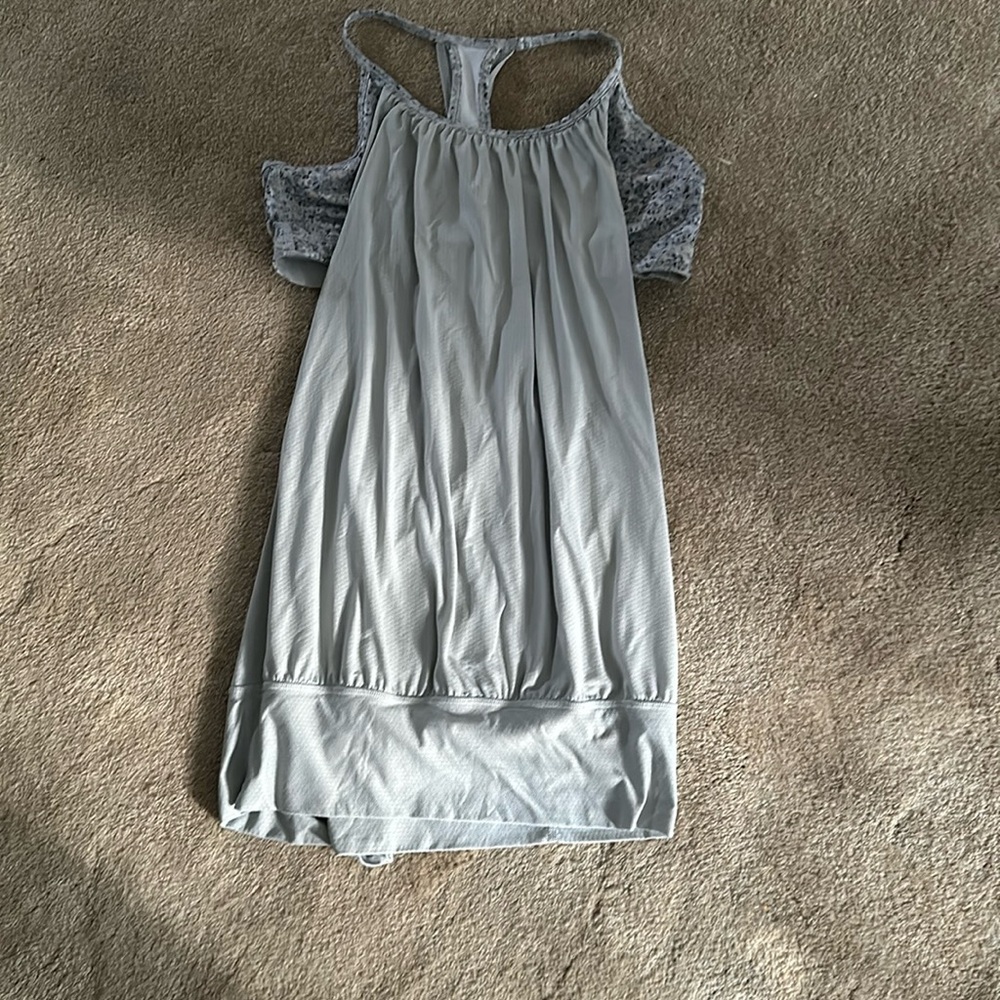 Lululemon gray racer back tank with built in bra size 10